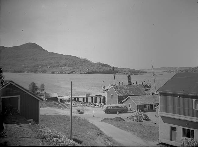 Ørnes.