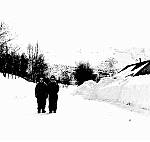 CW0005.jpg    Unni Hals og Anita Waatvik   utenfor butikken  en snøvinter i 1956/57 ?
