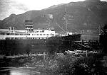 CW1082.jpg       Hurtigruteskipet D/S " Nordstjernen " anløper Ørnes på jomfruturen i 1937.<br>.