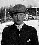 CW1141.jpg     Ragnar Johnsen. Han bodde mange år  på Balser på Mesøya, men flyttet senere til Ner Spildra der familien kjøpte hus.<br>Oppl. Ole HJ. Schultz.