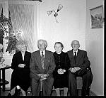 CW1472.jpg  Sonja Kolberg og Rolf Berntsens bryllup. Fra v: Stine Berntsen, (Rolfs mor), Ole Kolberg, Anne og Hans Våtvik, (Sonjas besteforeldre.)    år 1959.