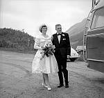 CW2115.jpg   Sølvi Blix og Ola Hjelles bryllup.  30.juni 1962 i Glomfjord kirke.