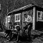 CW2255.jpg     Fra Levin Marvolls hytte i Selstadbergan. <br>Nermest:  Rolf Olsen og Levin Marvoll.