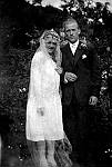 CW2456.jpg    Bryllup i Våtvika  25.januar 1930.    Aslaug Dahlmo og Christian Waatvik, viet i Fore kirke.