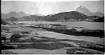 CW2457.jpg    Bildet er tatt på Vågaholmen i 1925 da Hans A. Våtvik drev med tørking av klippfisk .