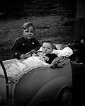 CW2473.jpg   Hans Julius og Bjarne Waatvik.  1941.