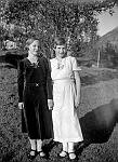 CW2499.jpg     Rosa Valøy og Åse Norum Gustavsen.<br>Sist på 1930 tallet.