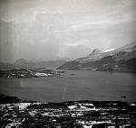 CW2588.jpg     Utsikt mot Engøy, Valøy, Texmona, Kunna 'og fra Torsvik til Reipå, sett fra Ørntuva.  På 1960 tallet?