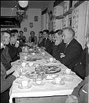 CW2931.jpg    Fra Ragna Dahlmos begravelse.  Fra v.: Edel Dalheim, Magnus Johansen, Arthur Dahlmo, Magnus Dahlheim, resten ukjent.   22.12.1958<br>