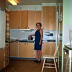 CW3260.jpg     . Liv Stene på kjøkkenet, i nyhuset på  Bø.   Ca. på 1980 tallet.